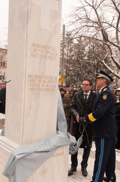 20 decembrie 2012: Dezvelirea monumentului eroilor antiteroriști